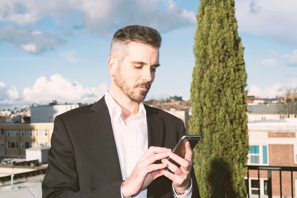 Envoi de sms professionnels : une pratique pour réaliser un parcours client